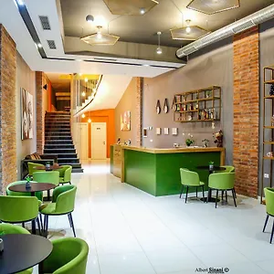 Hotel Arc Tirana, Yzberishti